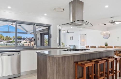 Maroochydore House | Book 4 Get 1 Free night till June 25th!