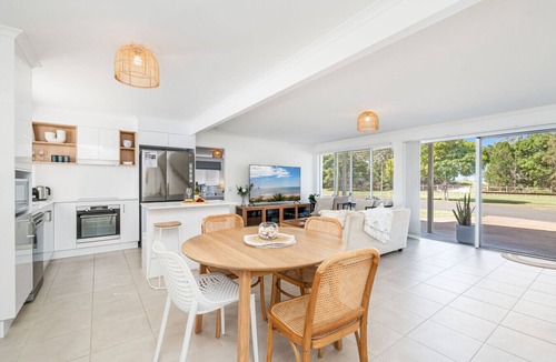 Urangan House | Book now for whale season, Beachfront living