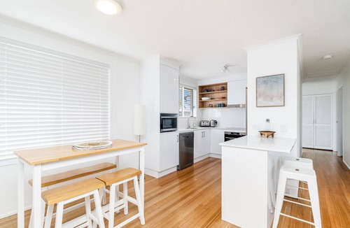 Urangan House | Book now for whale season, Beachfront living
