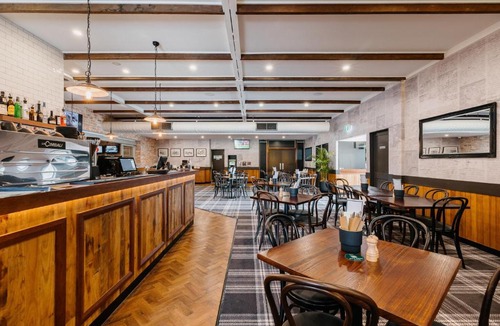 West Mackay Hotel | Boomerang Hotel