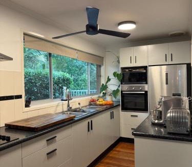 Maroochydore House | Boongala - Central 3BR pet friendly family home
