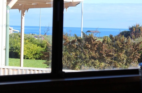 Maslin Beach House | Bott's Beach Retreat 100m walk to Maslin Beach