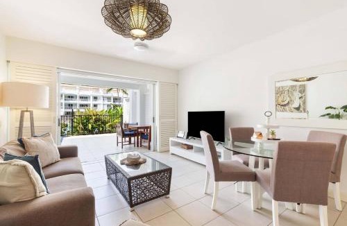 Palm Cove Apartment | Bottlebrush: A Beachside Resort Paradise