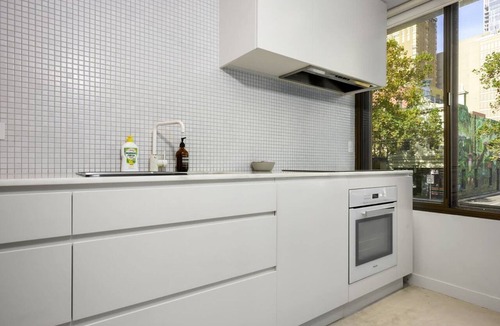 Chinatown Apartment | Bourke Street Urban Retreat