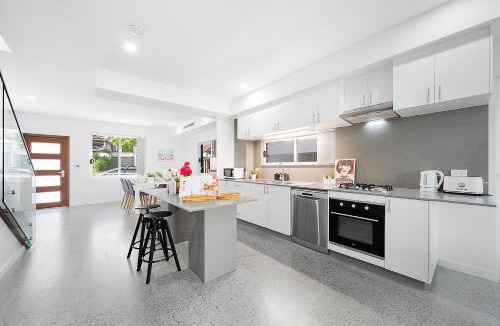 Petersham North House | Boutique Inner West Stay Easy CBD Access