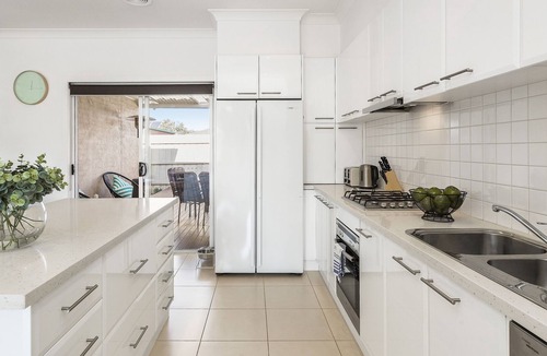 Mentone House | BOUTIQUE STAYS - The Richardson