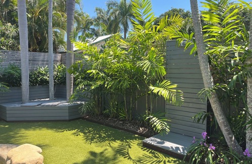 Horseshoe Bay Apartment | Boutique studio on Magnetic Island, tropical resort style pool, National Park.