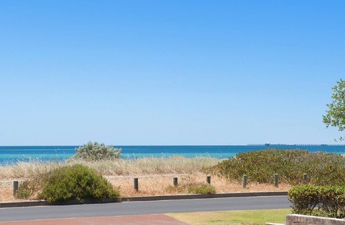 West Busselton House | BOWERBIRD VIEW - Breathtaking Ocean Views