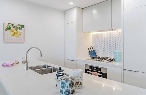 Box Hill Apartment | 【Box Hill Prime】Luxury Sky Apartment | 2 Bed 2 Bath | Free Parking | Pool & Gym Access