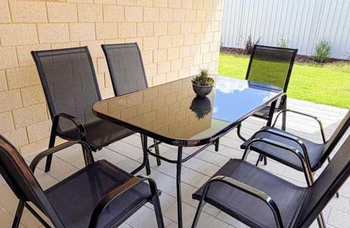 Brabham House | Brabham Modern Stay Close to Swan Valley