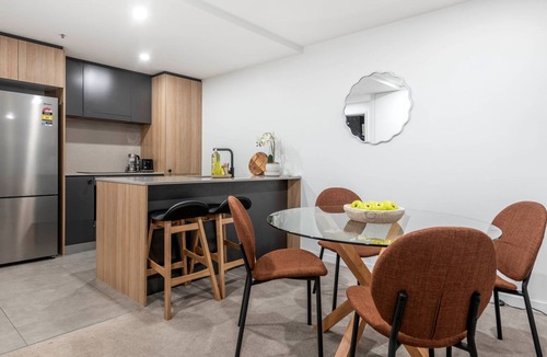 Braddon Apartment | Braddon Bright Nights at Midnight - 1 Parking Spot