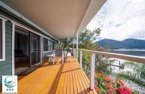Milsons Passage House | Bradley's on Milsons Passage *Boat Access ONLY*