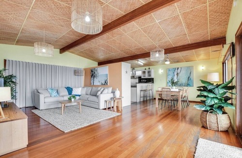 Maroochydore House | Bradman-Budget Waterfront Accom, Pet Friendly