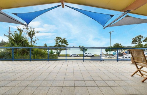 Maroochydore House | Bradman-Budget Waterfront Accom, Pet Friendly