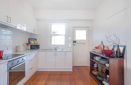 Sandy Bay Apartment | Braelands by the Beach Sun kissed Sandy Bay Escape