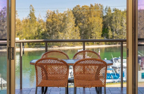 Forster Apartment | Braemar 7 - Lakefront apartment