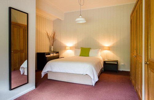 Mount Macedon Hotel | Braeside Mount Macedon Country Retreat Bed and Breakfast