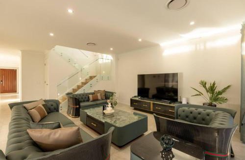 Rochedale House | Brand New 5B Luxury Modern Dream House at Rochedale
