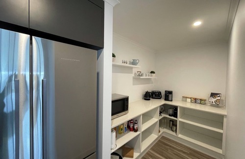Waterhouse House | Brand new build in town, aircon & wifi