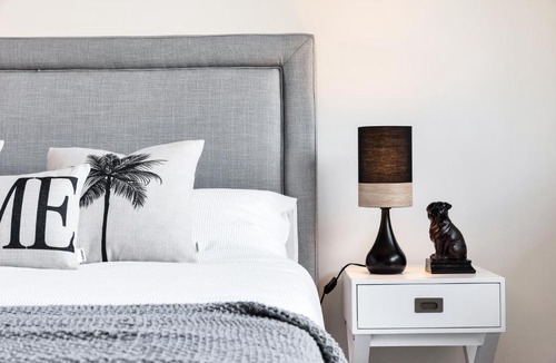 Penrith Apartment | Brand new modern loft next to Penrith town center