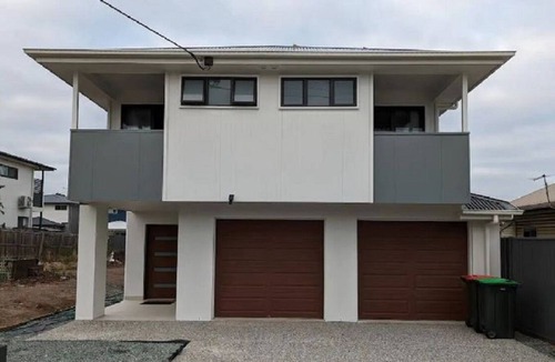Wynnum Apartment | Brand new oversized apartment/ground level