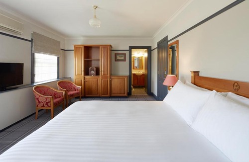 Barton Hotel | Brassey Hotel