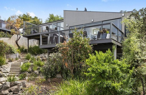 Lorne House | Breakers 4 - Contemporary Townhouse