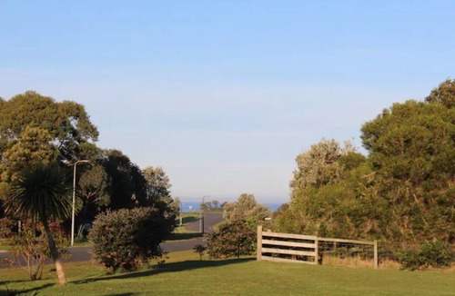 Marengo Apartment | Breakers Apollo Bay- The Studio