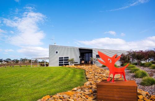 Elevated Plains House | Breakneck Gorge Akora