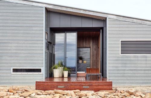 Elevated Plains House | Breakneck Gorge Akora