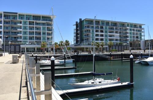 New Port Apartment | Breakwater Apartment