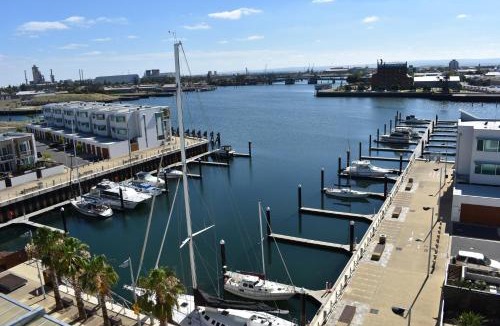 New Port Apartment | Breakwater Apartment