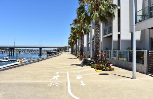 New Port Apartment | Breakwater Apartment