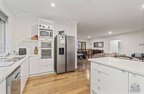 Lancelin House | Breathe Ezy - Welcome to Breathe Ezy, a spacious 7-bedroom home