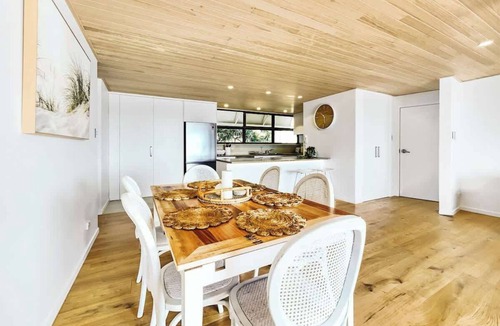 Buddina Apartment | Breathtaking Views - Point Cartwright Bliss