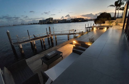 Paradise Point House | Breathtaking view of( pacific ocean),Broadwater ,surfers paradise skyline