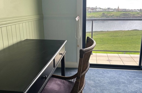 Kiama Heights House | Breathtaking views, walking distance to the beach!