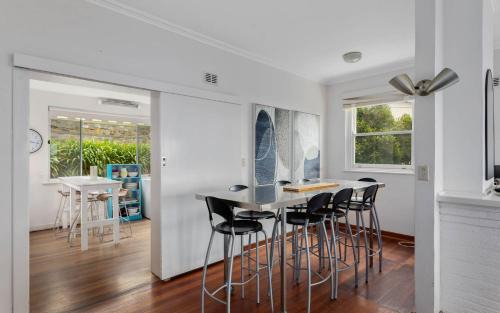 Encounter Bay House | Breathtaking Views of Encounter Bay Pet Friendly
