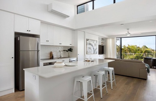 Sunshine Beach Villa | Breezy Beach Haven - Ocean Views & Roof Top Deck