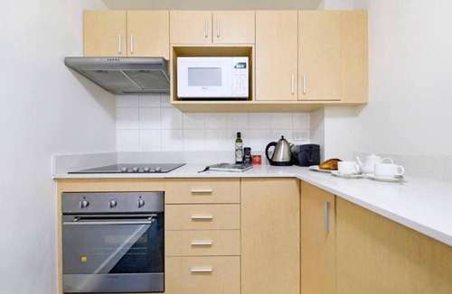 Darwin City Centre Apartment | Breezy Harbourfront Resort Escape w Tropical Pool