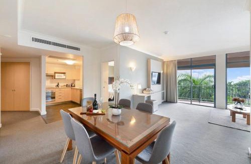 Darwin City Centre Apartment | Breezy Harbourfront Resort Escape with Tropical Pool