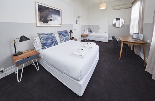 Willoughby Hotel | Bridgeview Hotel Willoughby
