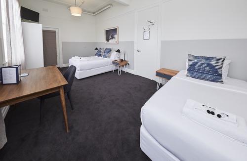 Willoughby Hotel | Bridgeview Hotel Willoughby