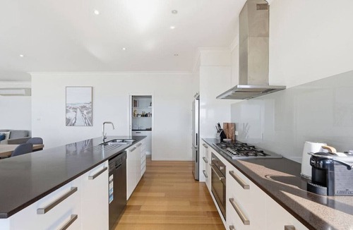 Sandy Bay House | Bridgeview Mansion Escape - Sandy Bay