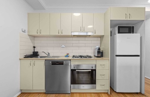 Redfern Apartment | Bright 1-Bed Apartment in Central Redfern