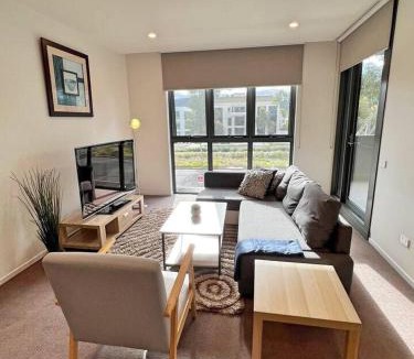 Braddon Apartment | Bright 1BD with Private Office - Braddon