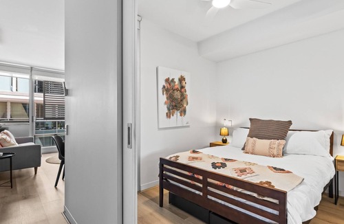 Fitzroy North Apartment | Bright 2-Bed Abode by Edinburgh Park & Amenities
