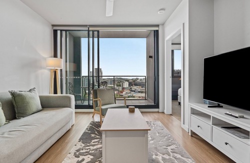 Bowen Hills Apartment | Bright 2-Bed Apartment in Bowen Hills