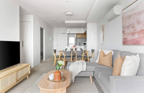 Abbotsford Apartment | Bright 2BR Apartment Close to the Yarra