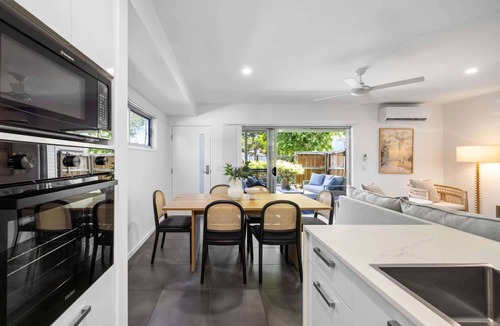 Wurtulla House | Bright 3-Bed Home with Private Courtyard